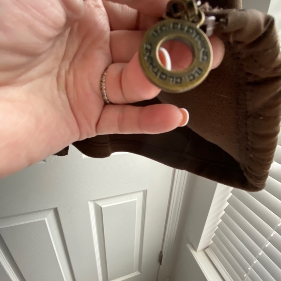 Gorgeous Fleece Vest, snugs under coat/wear alone - Picture 3 of 7